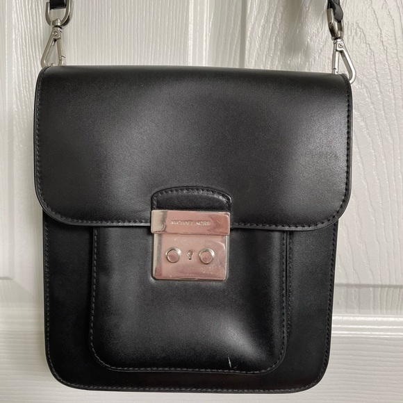 Michael Kors shoulder purse - Picture 1 of 7